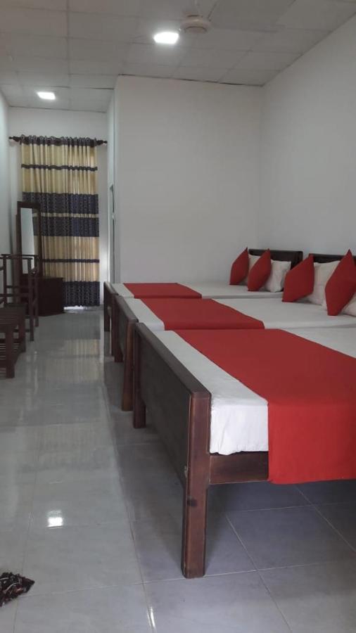 Meegahapokuna Resort Anuradhapura Exteriör bild