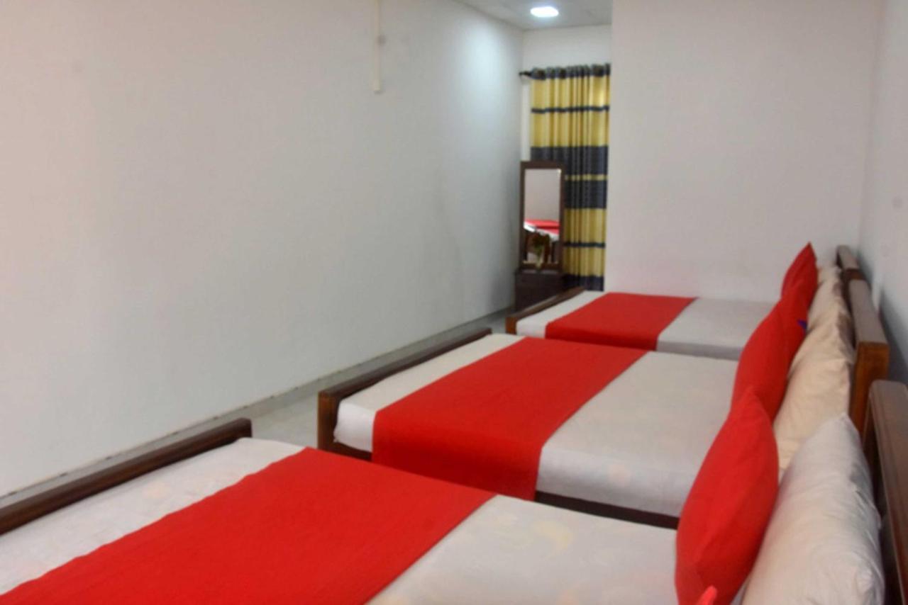 Meegahapokuna Resort Anuradhapura Exteriör bild
