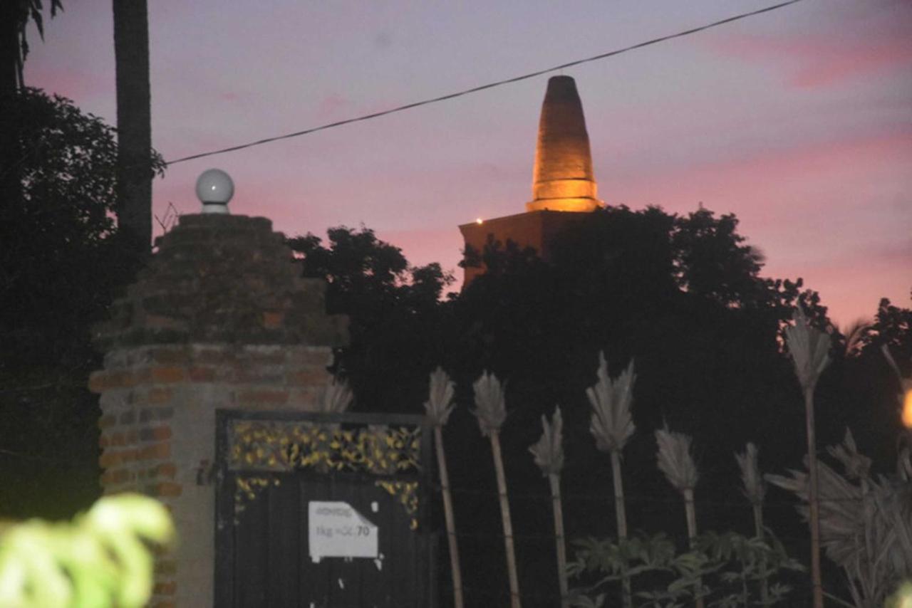 Meegahapokuna Resort Anuradhapura Exteriör bild
