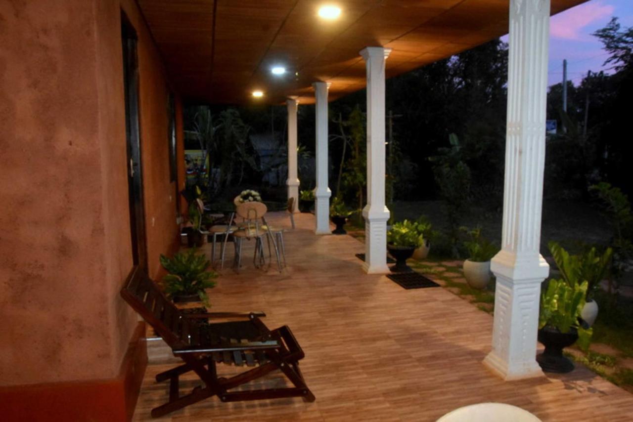 Meegahapokuna Resort Anuradhapura Exteriör bild