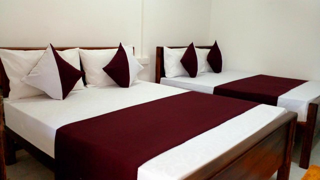Meegahapokuna Resort Anuradhapura Exteriör bild