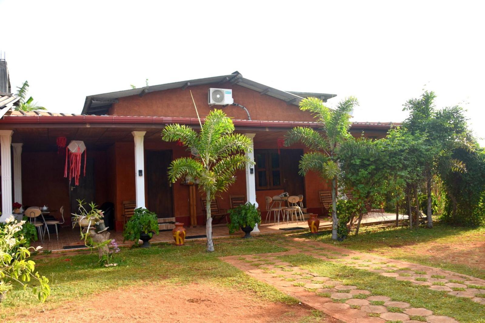 Meegahapokuna Resort Anuradhapura Exteriör bild