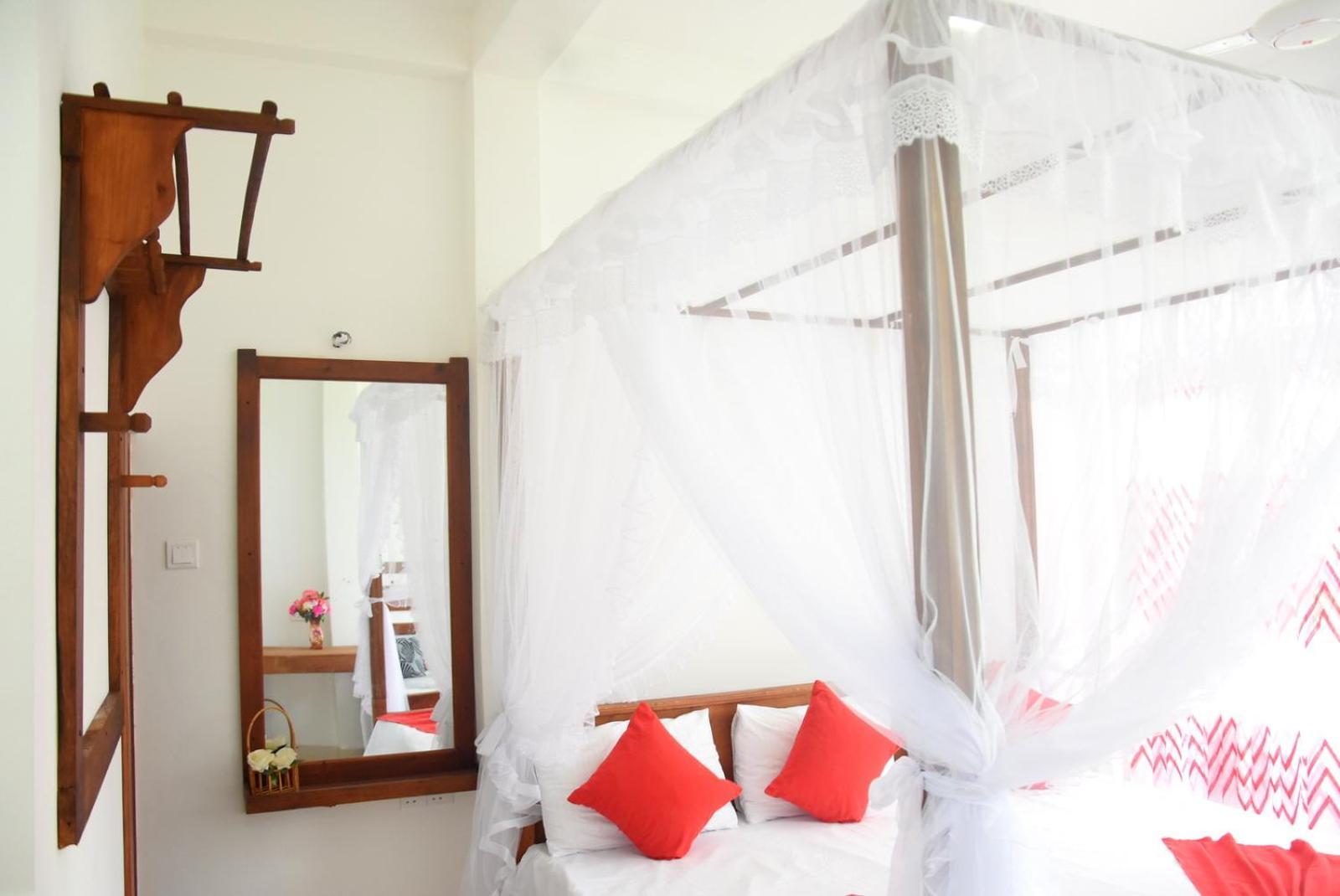 Meegahapokuna Resort Anuradhapura Exteriör bild